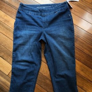 Chico’s Perfect Stretch Pullon Capris